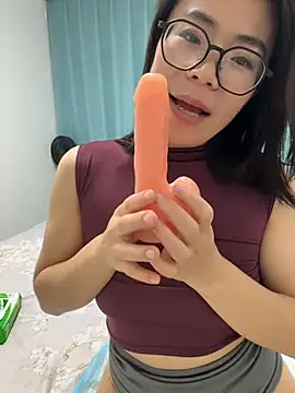 little-strawberry 网络视讯表演