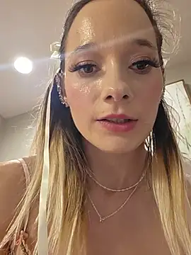 Chloe_StClaire – Naživo XXX chat