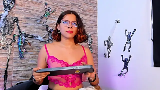 צ'אט XXX בשידור חי של nath_redrex