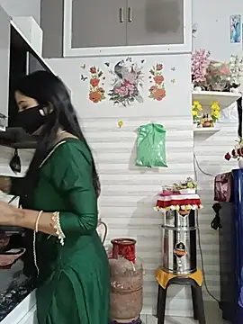 Kaur_Simran_01 Adlı Modelin Canlı XXX Sohbeti