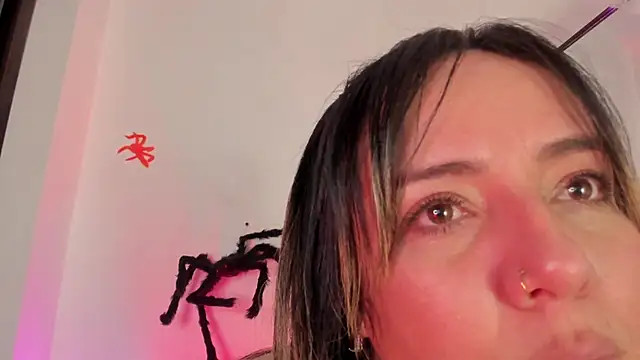 Онлайн чат XXX miaapril