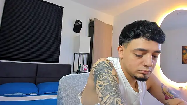 alejandro_calderon1's Live XXX Chat