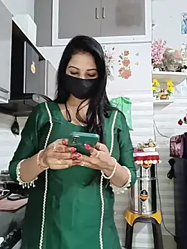 Kaur_Simran_01 Adlı Modelin Canlı XXX Sohbeti