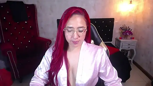 IsabelaLatina 即時 XXX 聊天