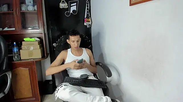 Chat +18 de AlphaMarco ao vivo