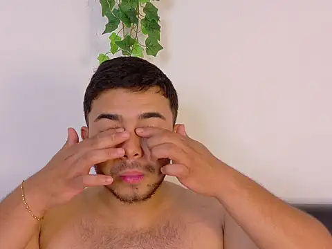 Chat +18 de TylerWest_ ao vivo