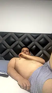 Chat +18 de Rick_Adams ao vivo