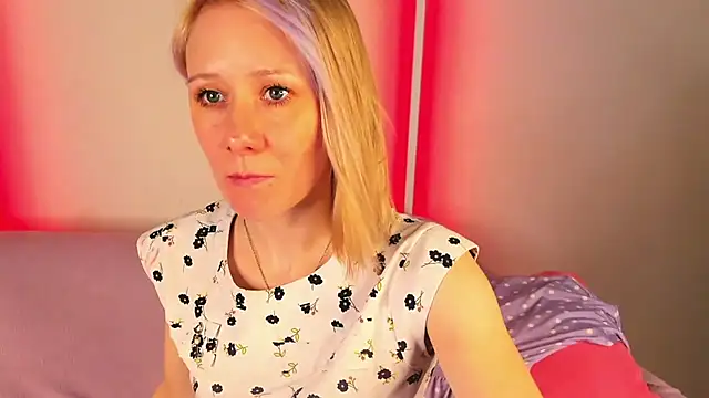 NikaBond Live XXX-Chat