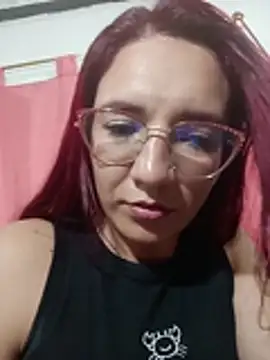 Chatroom XXX en direct de Violettrosee_