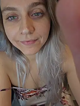 XXX chat uživo modela ScarletsWeb