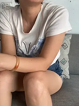 Ivy_Trix2's Live XXX Chat