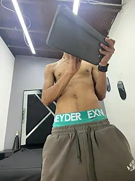 Maximo_Juli Live XXX-Chat
