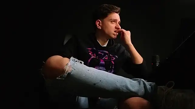 FelixStarkk Adlı Modelin Canlı XXX Sohbeti