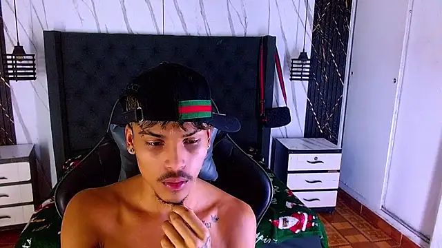 Chat +18 de Angel_foxc13 ao vivo