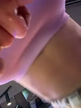 F3ckd0lllucy's Webcam Show