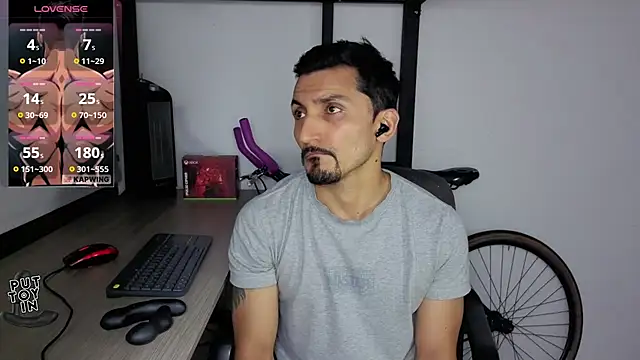 XXX chat uživo modela Marck_Muscle