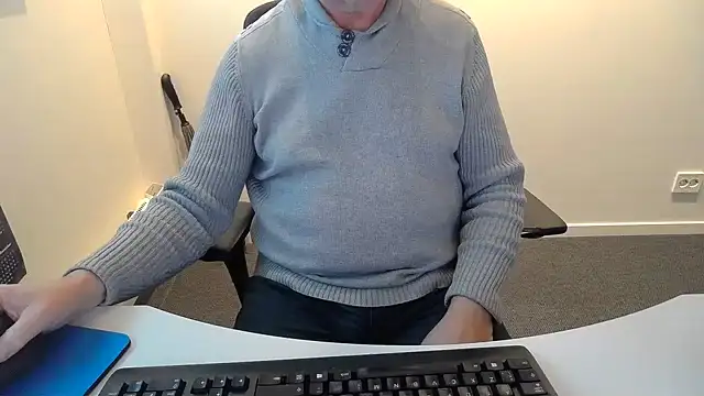 XXX chat uživo modela Buggemann
