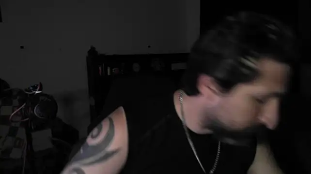 DevilPup75_ Live XXX-chat