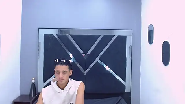 Maximo_Julin Live XXX chat