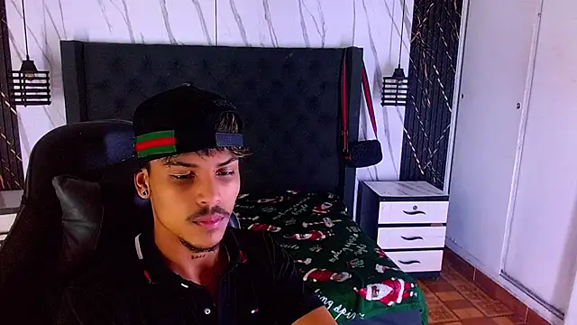 Angel_foxc13 现场XXX聊天