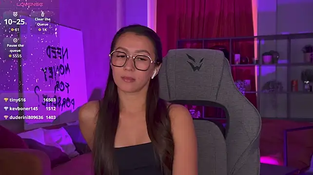 Chat XXX en directo de LanaBaker