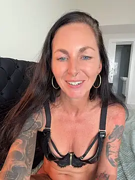 Mel-Mian Live XXX chat