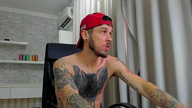 JonahShaw Chat XXX in diretta