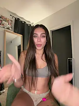 MilaSeren live XXX chat