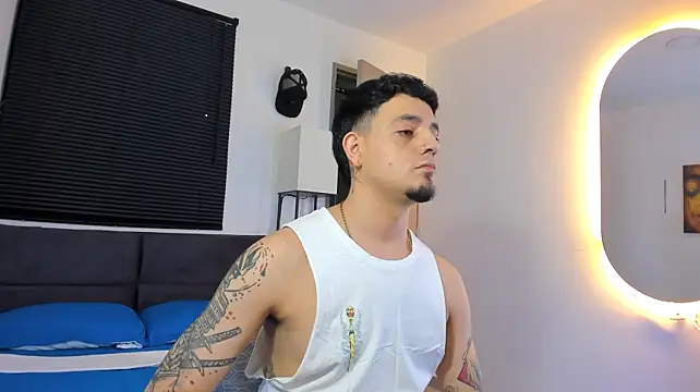 alejandro_calderon1のライブXXXチャット