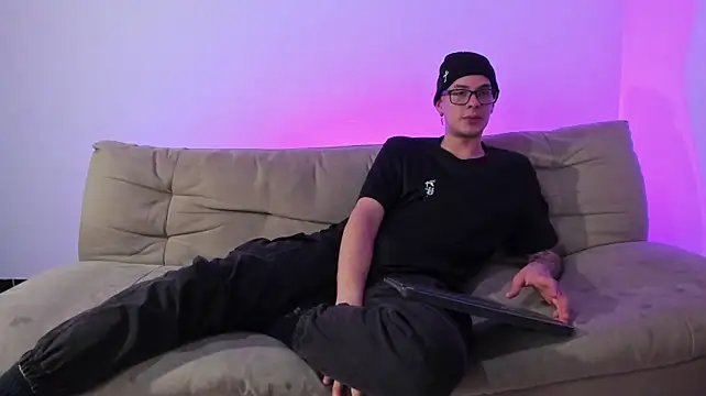 Vlad__night Adlı Modelin Canlı XXX Sohbeti