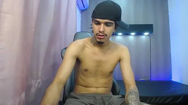 Tayson_Hot élő XXX-chatje
