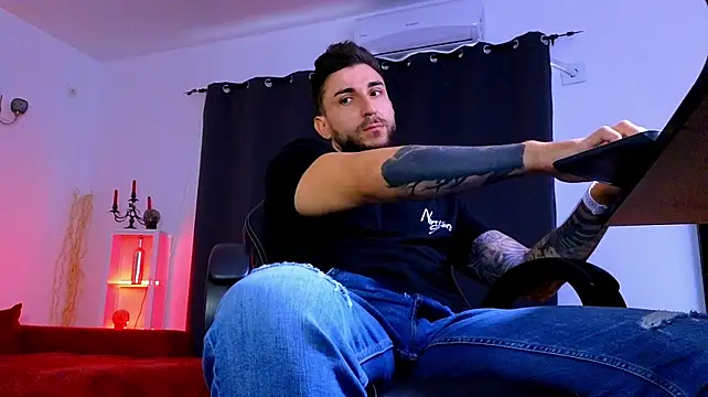 MightyAaron66 – Naživo XXX chat