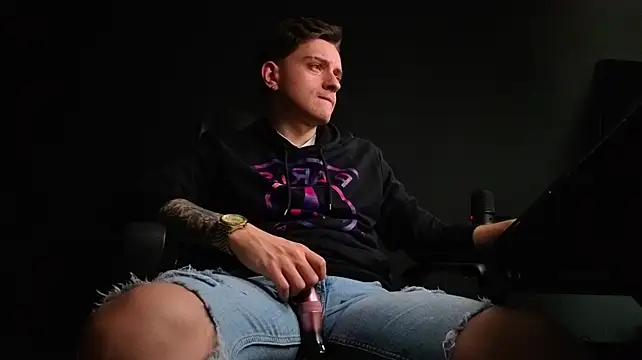 FelixStarkk XXX чат на живо