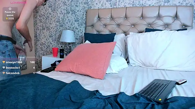 Chat XXX ao vivo de VelvetEros