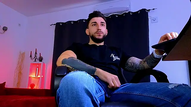 MightyAaron66 Chat XXX live