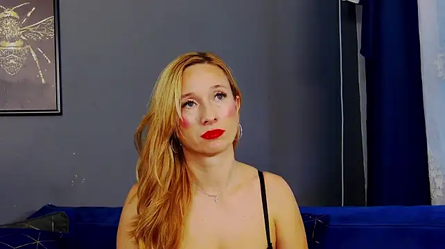 AnneHove Adlı Modelin Canlı XXX Sohbeti