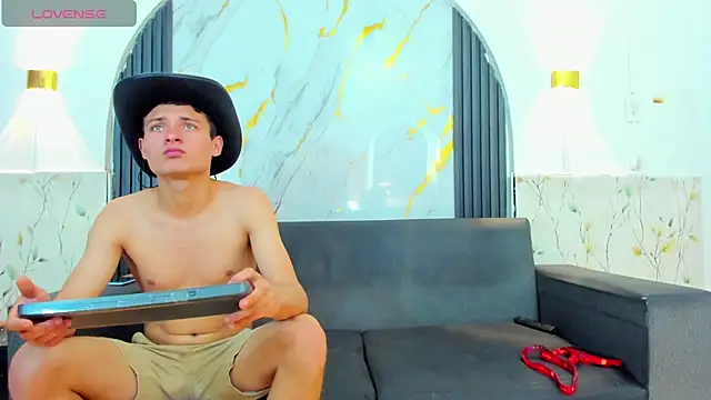 aslan_blessed Live XXX Chat