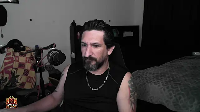 DevilPup75_ Adlı Modelin Canlı XXX Sohbeti