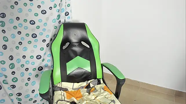 LilithLuxorr_'s Live Chat Room