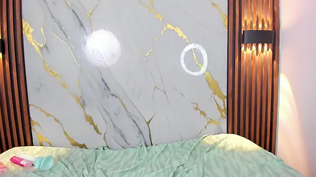 Chat +18 de Kathe_bms_7 ao vivo