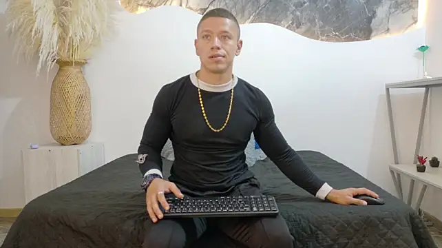 Thiago_16's Live XXX Chat