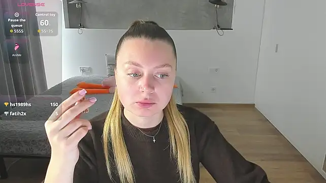 Chatroom XXX en direct de Kitkatvel