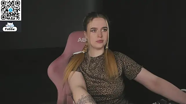 Chatroom XXX en direct de Betany_foxs