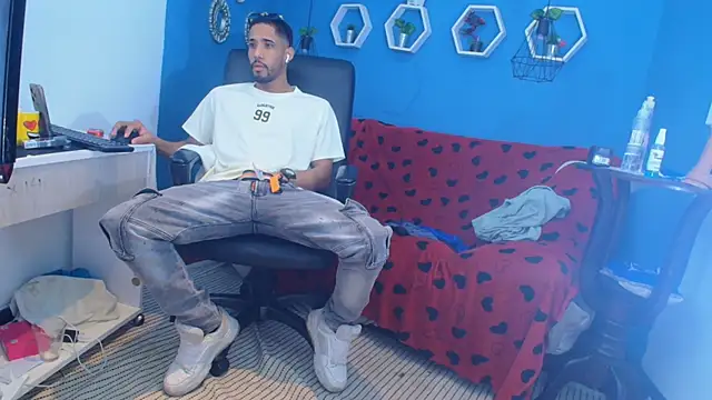 Ehkay_ Chat XXX in diretta