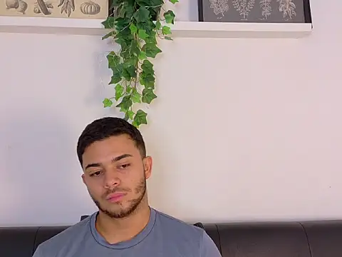 Chat XXX ao vivo de TylerWest_