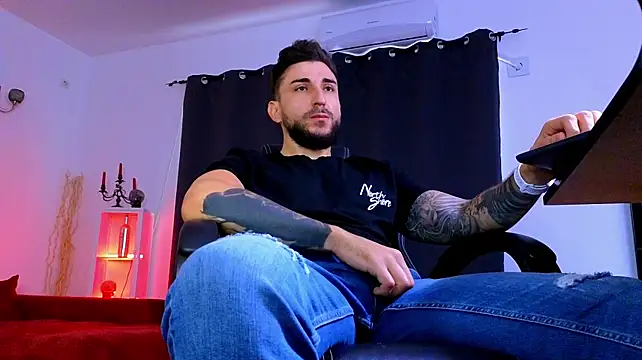 MightyAaron66 Chat XXX live