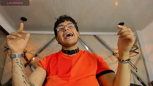 Bill33_ live XXX chat