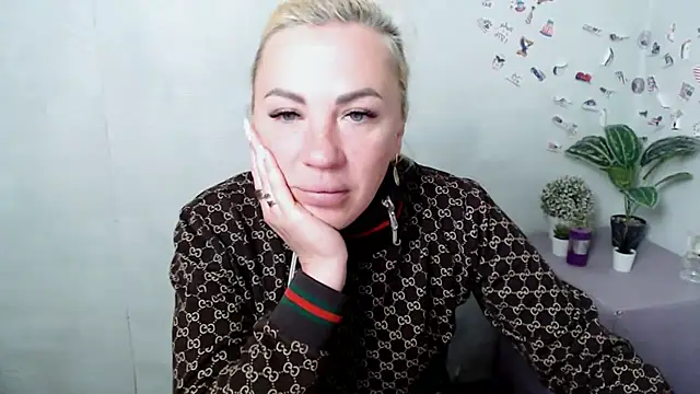 LilaCandy6 élő XXX-chatje