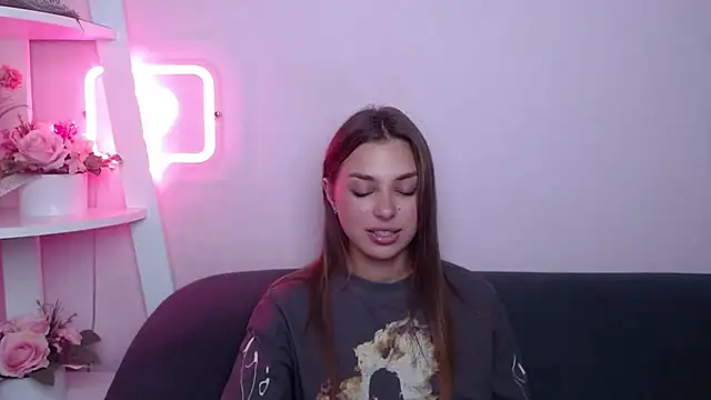 MilanaAngelAs' Live XXX Chat