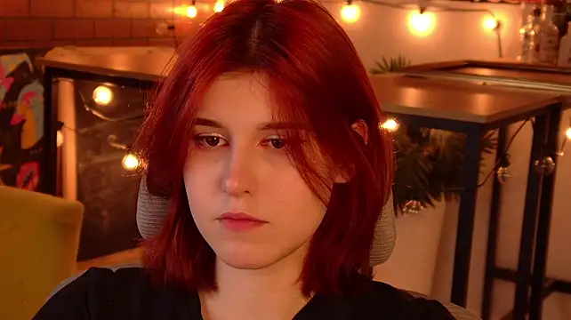 JulliaMoore Chat XXX in diretta